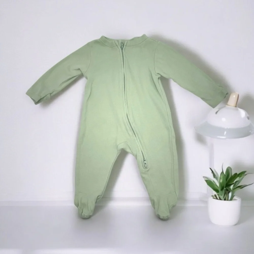 Old Navy Green Footie One Piece with Cozy Fabric
